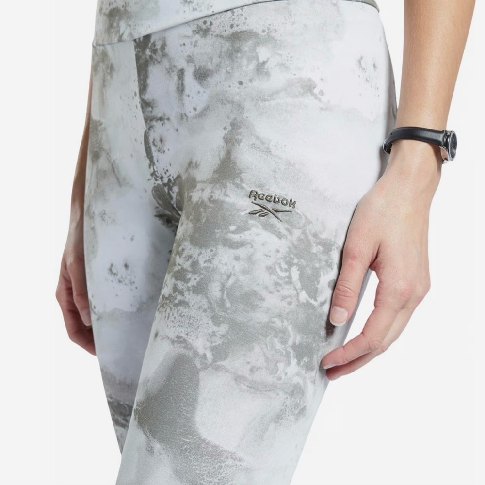 Reebok Women's Abstract Greenish/Gray Laggings - Picture 4 of 8